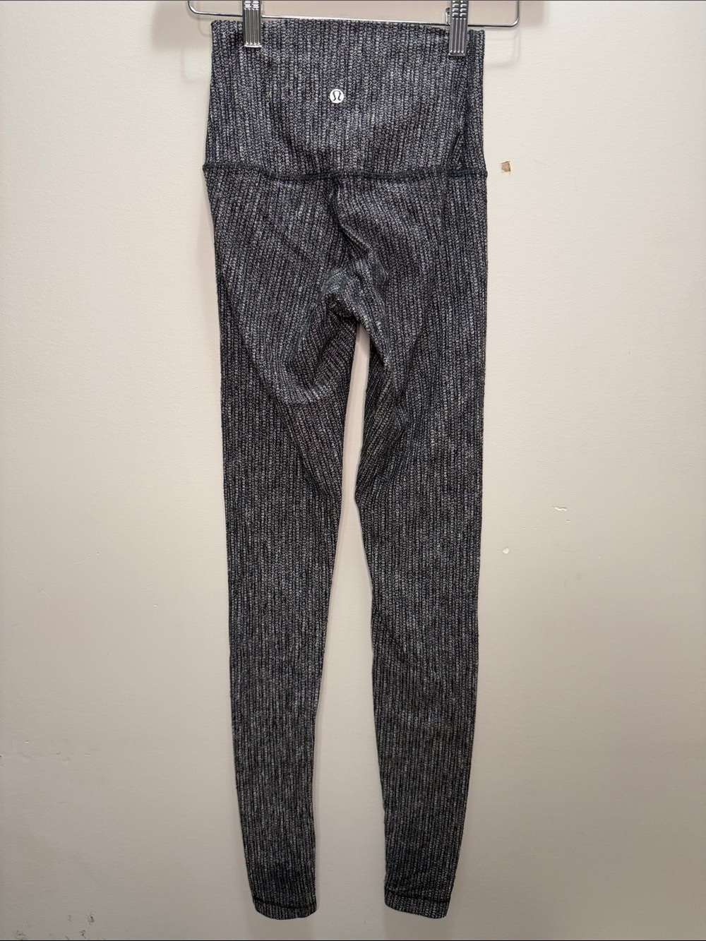 Lululemon Gray Ribbed High-Rise Leggings Size 4, L 39, Inseam 29